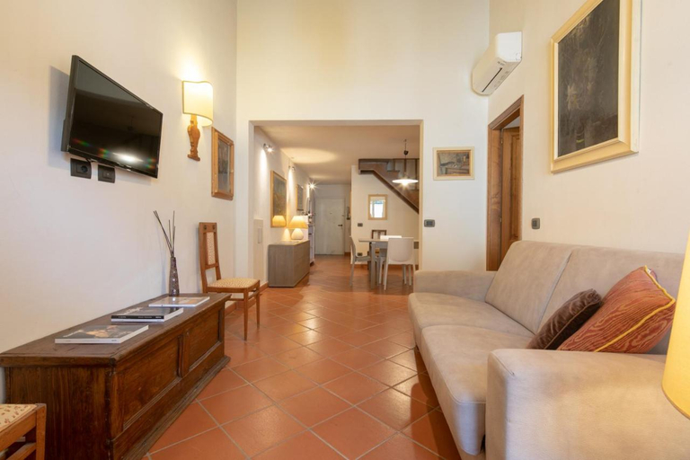 Others 4, Lotus San Frediano by MMega, Florence