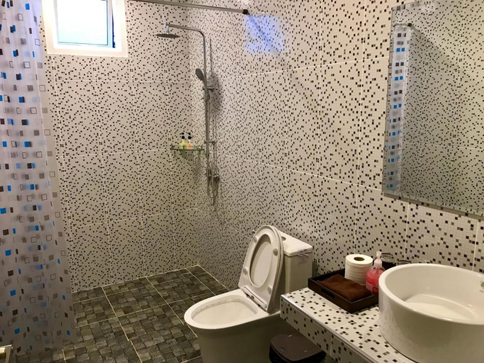 Bathroom 2, Aly’s House, Muang Chiang Rai