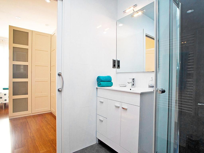 Bathroom, Apartment Eixample Esquerre Gran Via Balmes by Interhome, Barcelona