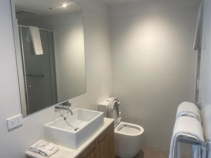 Bathroom, RNR on Franklin, Adelaide