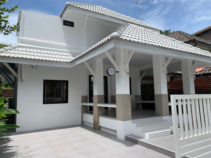 Exterior & Views, Cozy House - Bangsaen Beachfront Accommodation, Muang Chon Buri