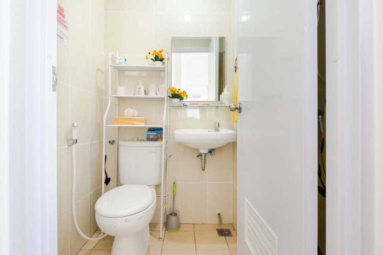 Bathroom 5, M-Town Residence 1 BR Comfy Tangerang, Tangerang