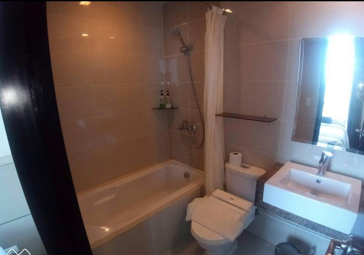 Bathroom, Mactan Newtown Executive Condo - Full Facilities, Lapu-Lapu City