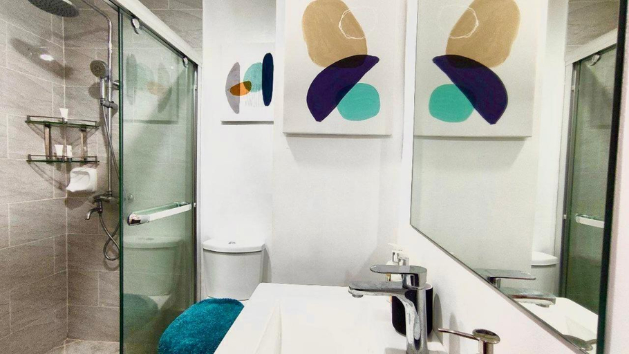 Bathroom, Stay, Park, Swim and more near Mactan Airport, Lapu-Lapu City