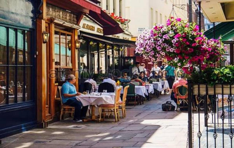 Food & Drinks 2, Mayfair Holiday Apartment, London