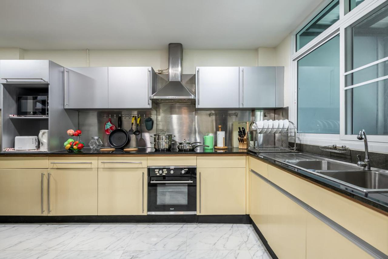 Others 4, At FOUR _6 Bed_CITY CENTER_Nana BTS_ MBK_ Siam , Khlong Toey