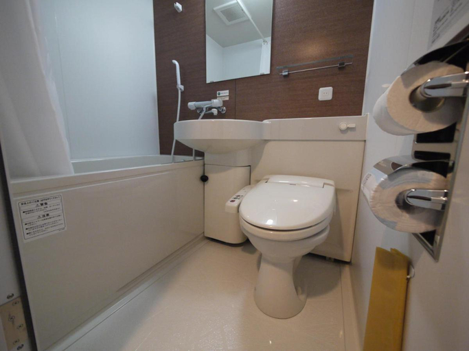 Bathroom, Hotel Route-Inn Iyo Saijo, Saijō