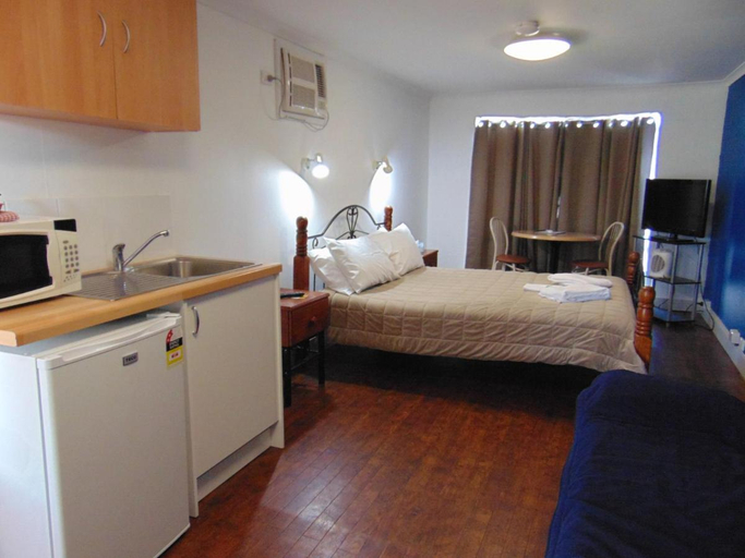 Bedroom 4, Fremantle Village, Fremantle