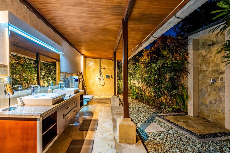 Bathroom 4, Villa Livo, Denpasar
