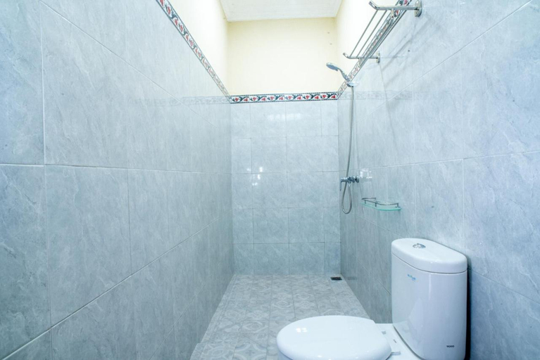 Bathroom, Shindu Home Stay Room 8, Gianyar
