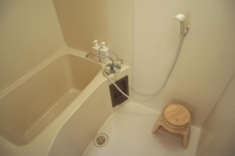 Bathroom 2, Nishi-Ikebukuro 3 Apartment, Toshima