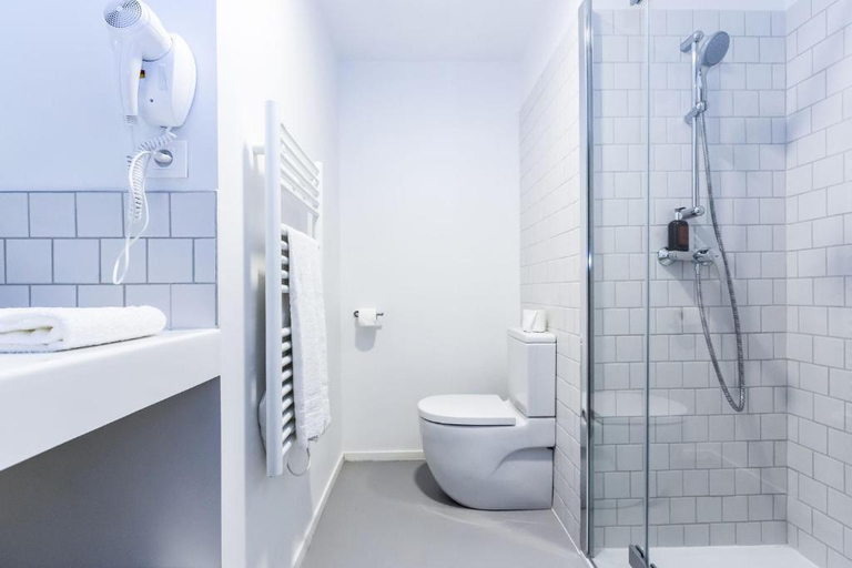 Bathroom 5, Appart Hotel Odalys City Paris XVII, Paris