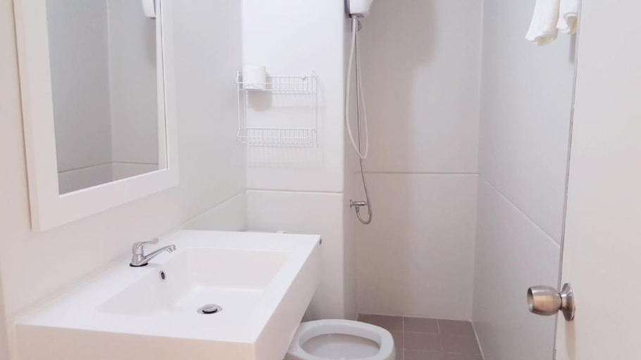 Bathroom, อิมแพ็ค เมืองทองธานี ห้องเช่ารายวัน เมืองทอง popular condo C4, Pak Kret