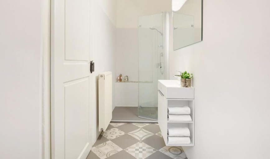 Bathroom, Arcade Apartments, Bolzano