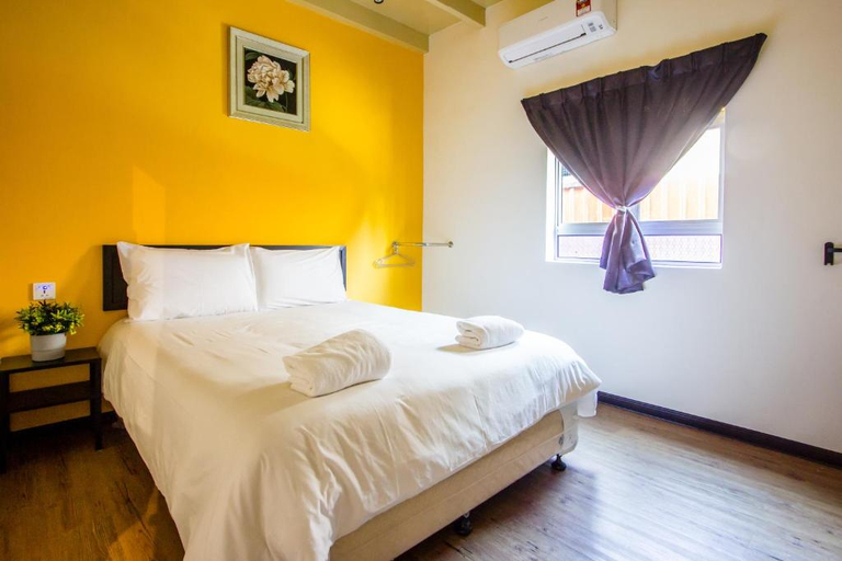 Bedroom 5, Explore 4BR Gardenhouse Retreats (Free Parking), North Seberang Perai