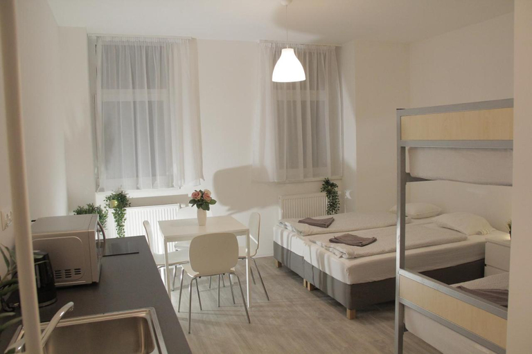 Bedroom 5, Hauptbahnhof Apartments S3, Wien