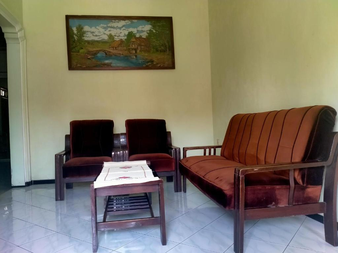 Others, Dekaka Homestay 3, Malang