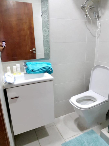 Bathroom, Cosy Apartment in Casablanca with Balcony - 45 m² and Garden, Casablanca