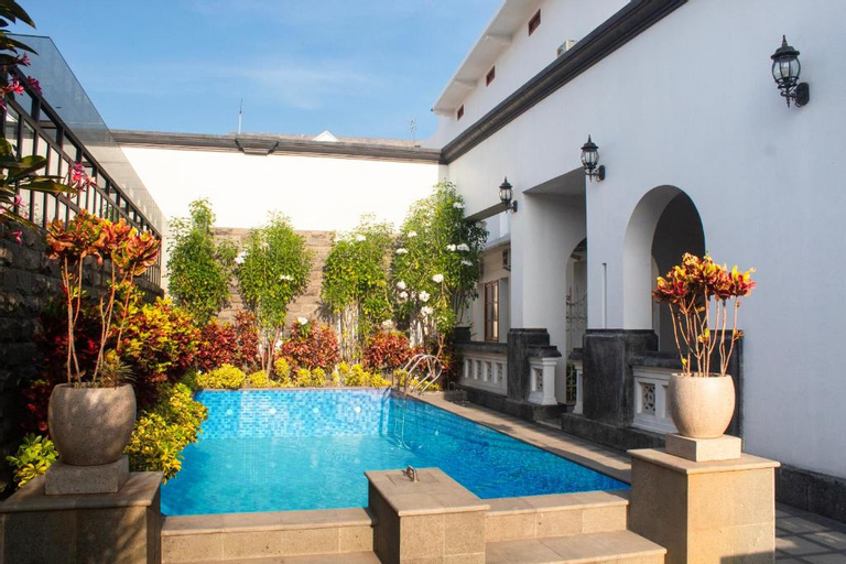 Others 4, Daroessalam Hotel, Pasuruan