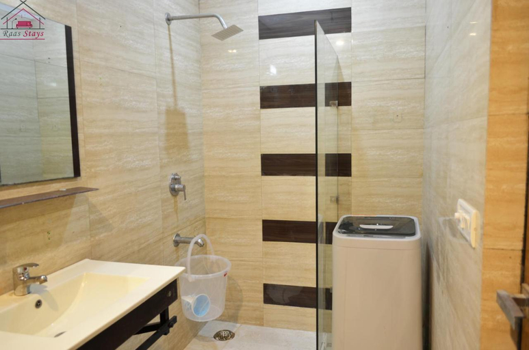 Bathroom, Economical Modern 1BHK Unit Prime Location 6, Delhi
