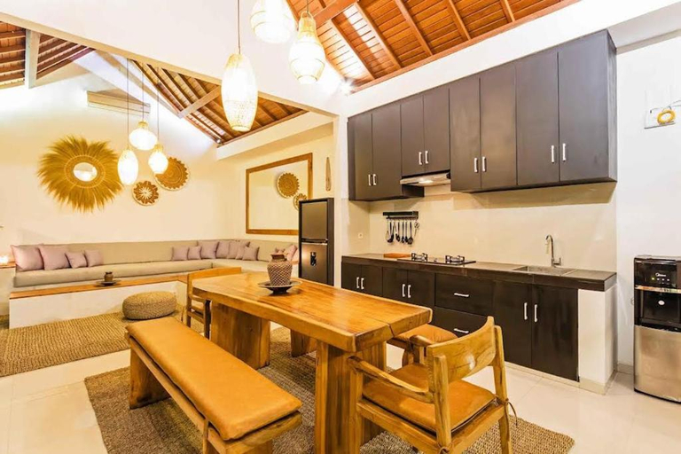 Others 3, Aruna Batu Bolong Beauty 5 bed air/con living, Badung