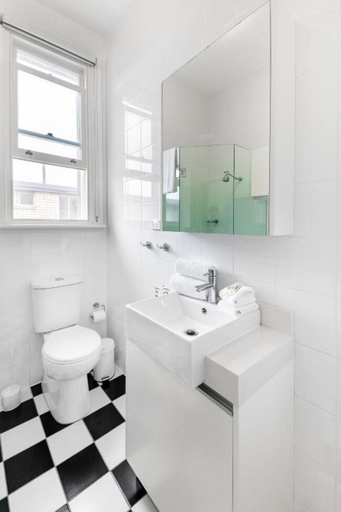 Bathroom, Designer Styled Studio in Central Trendy Glebe, Sydney
