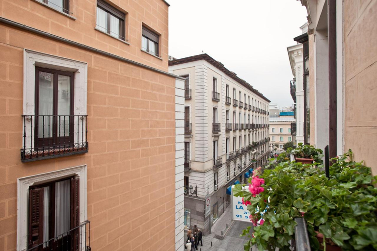 Others 3, Hostal A Nuestra Senora de la Paloma, Madrid