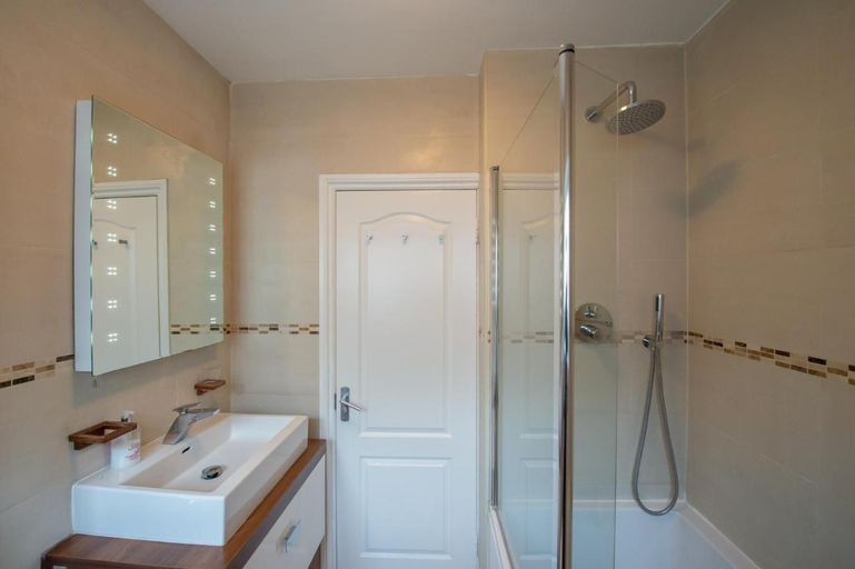 Bathroom 2, Mayfair Central London, London
