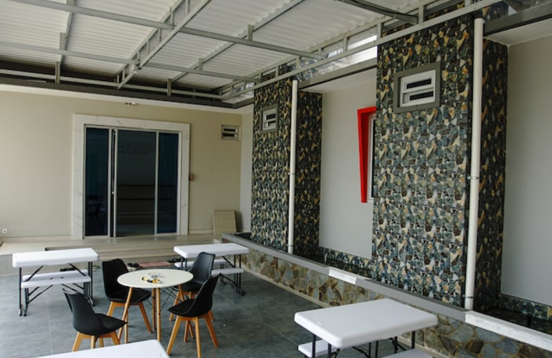 Others 1, OYO 185 Roriz House, Palembang