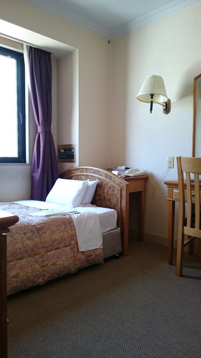 Bedroom 2, Fukuyama Rose Garden Hotel, Fukuyama