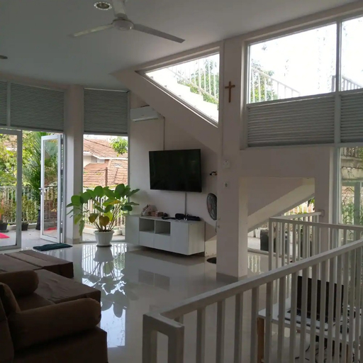 Others 5, mountain view rooftop, big screen entertainment, Bogor