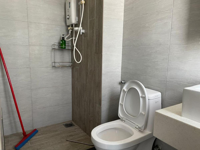 Bathroom, ARTE PLUS | Retro Spacious Two Bedroom Apartment, Gombak