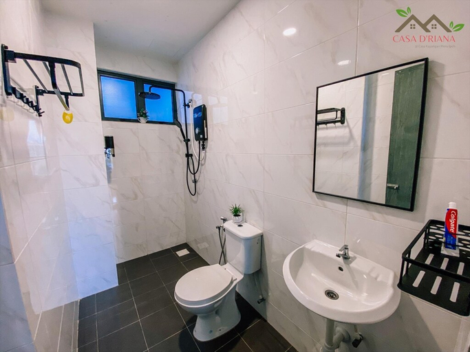 Bathroom, Casa D'riana Apartment Homestay Meru Ipoh, Kinta