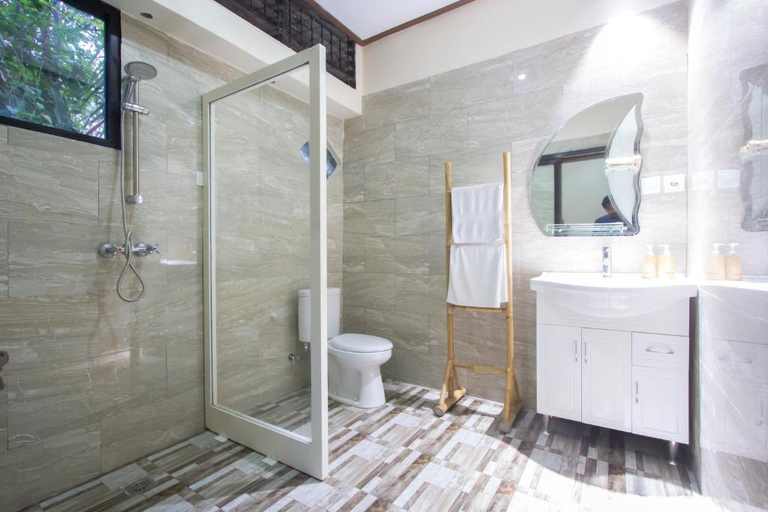 Bathroom 4, Karunia House Ubud, Gianyar