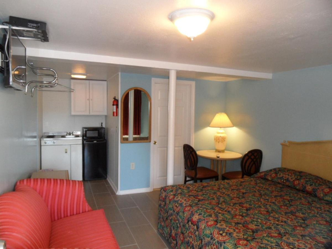 Bedroom 4, Franklin Terrace Motel, Ocean