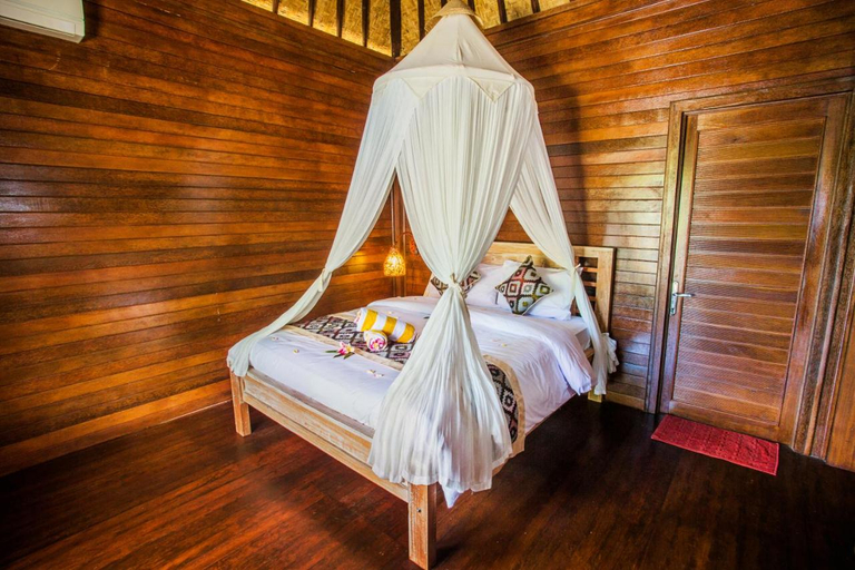 Bedroom 4, Maha Guru Huts, Klungkung