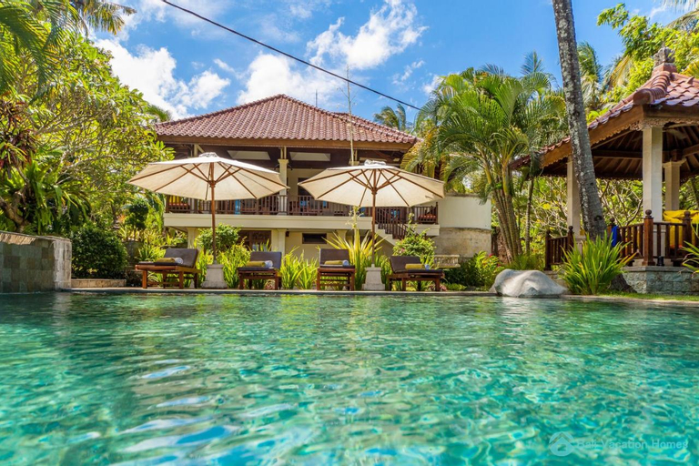 Treasure of Bali, 3BR villa, infinity pool, staff, Buleleng