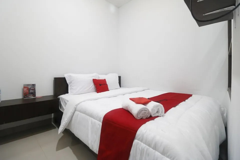 Bedroom 1, RedDoorz @ Limo Depok, Depok