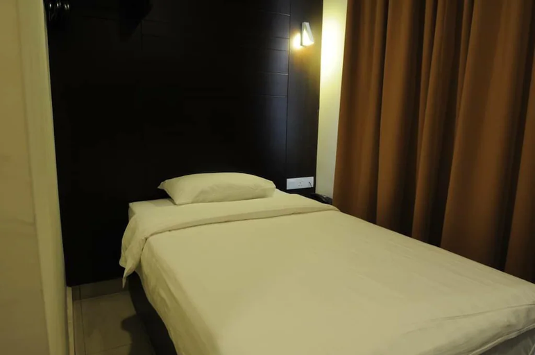 Bedroom 3, Cathay Hotel, Kota Kinabalu