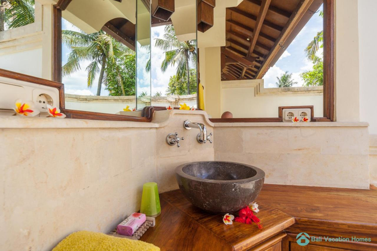 Bathroom, Treasure of Bali, 3BR villa, infinity pool, staff, Buleleng