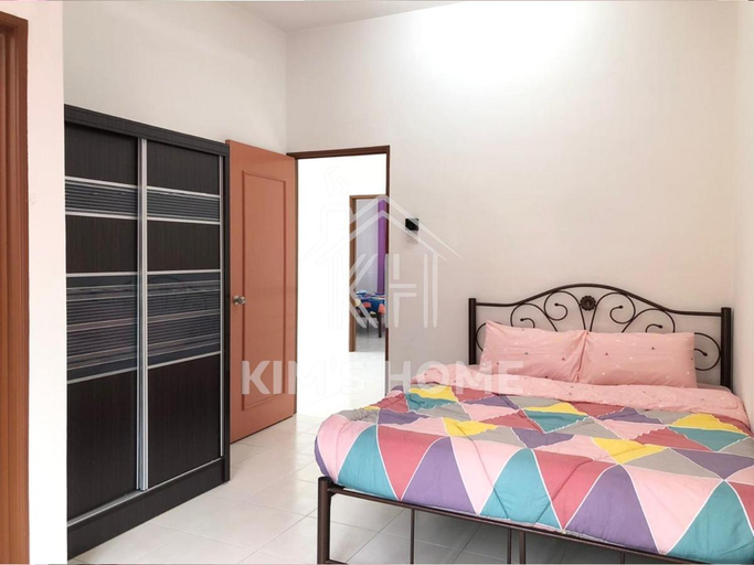 Bedroom 2, Kim’s Home - Your Perfect Getaway In Nibong Tebal, Seberang Perai Selatan