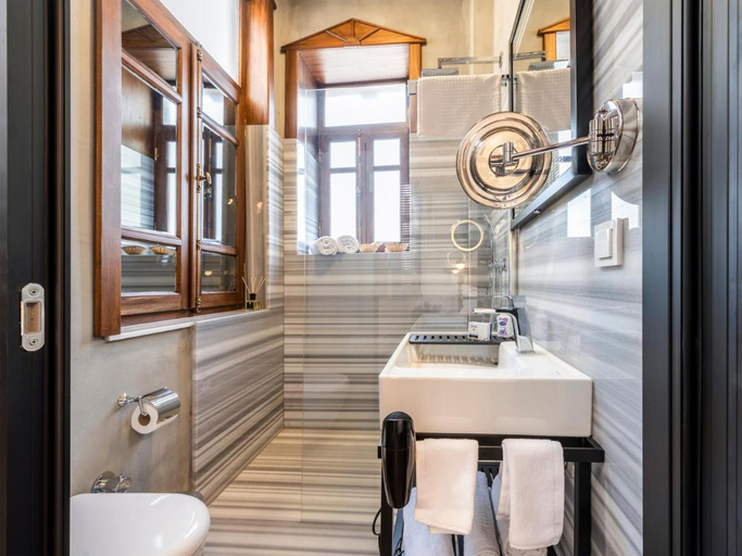 Bathroom 4, PeraNox Boutique Hotel, Beyoğlu