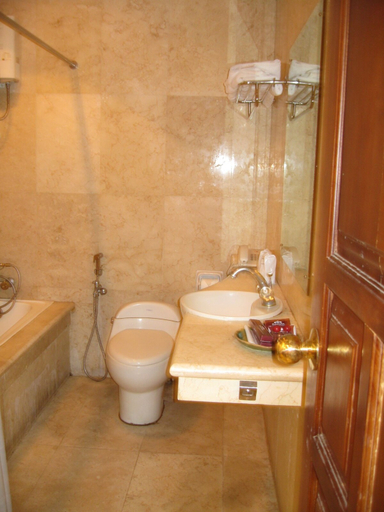 Bathroom 3, Pondok Serrata Convention, Boutique & Tourist Hotel, Semarang