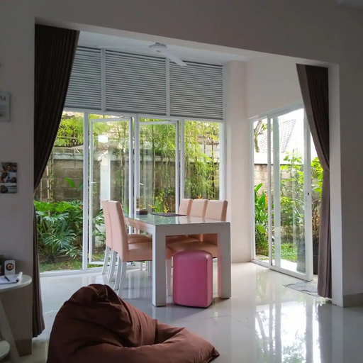 Others 3, mountain view rooftop, big screen entertainment, Bogor