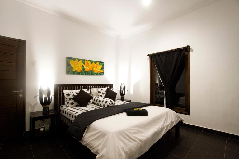 Bedroom 1, Black & White Cottages, Lombok