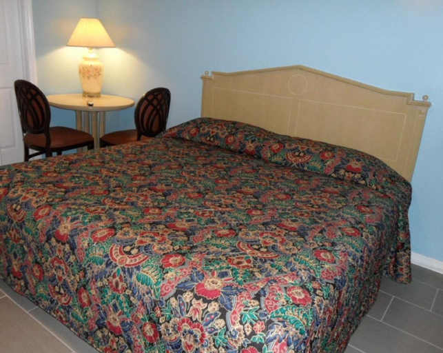 Bedroom 3, Franklin Terrace Motel, Ocean