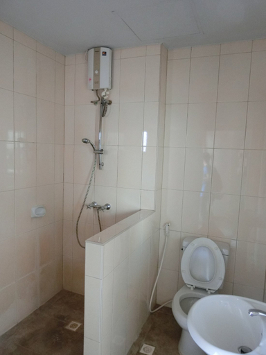Bathroom, Phaiboonplace Hotel, Muang Kalasin