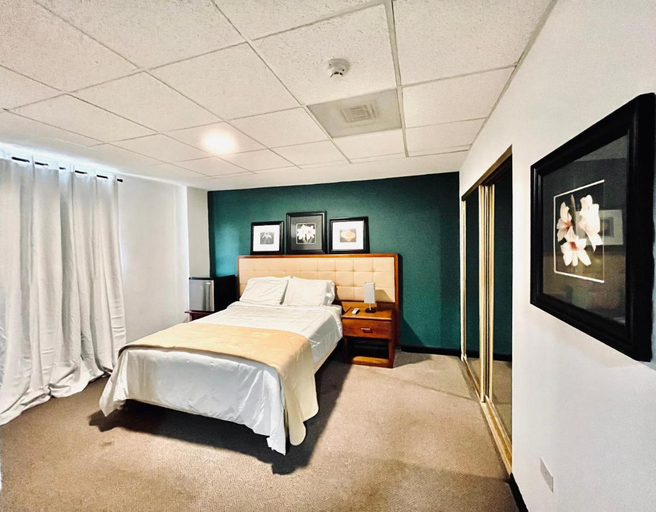 Bedroom 2, S.J. Suites Hotel