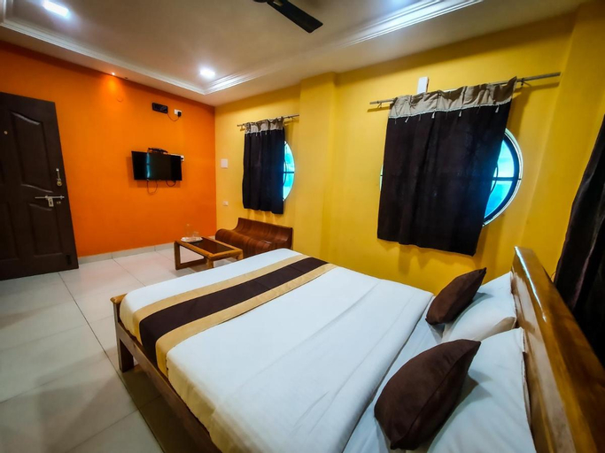 Others 2, Le Hotel Host, Tiruchirappalli