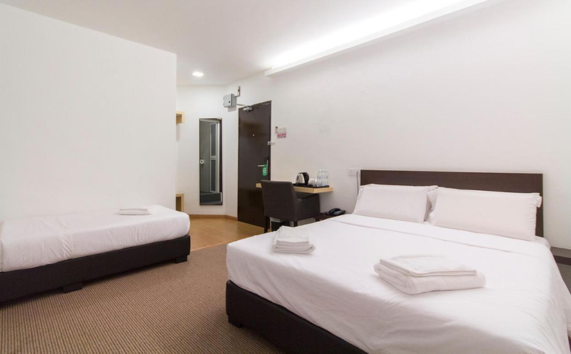 Bedroom 2, HOTEL RAUB since 1968, Raub